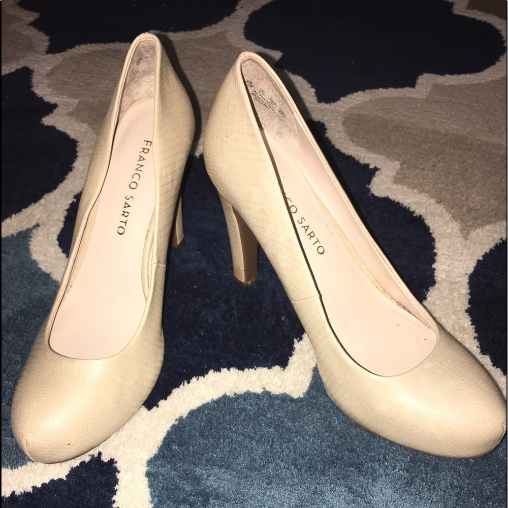 Women’s pumps